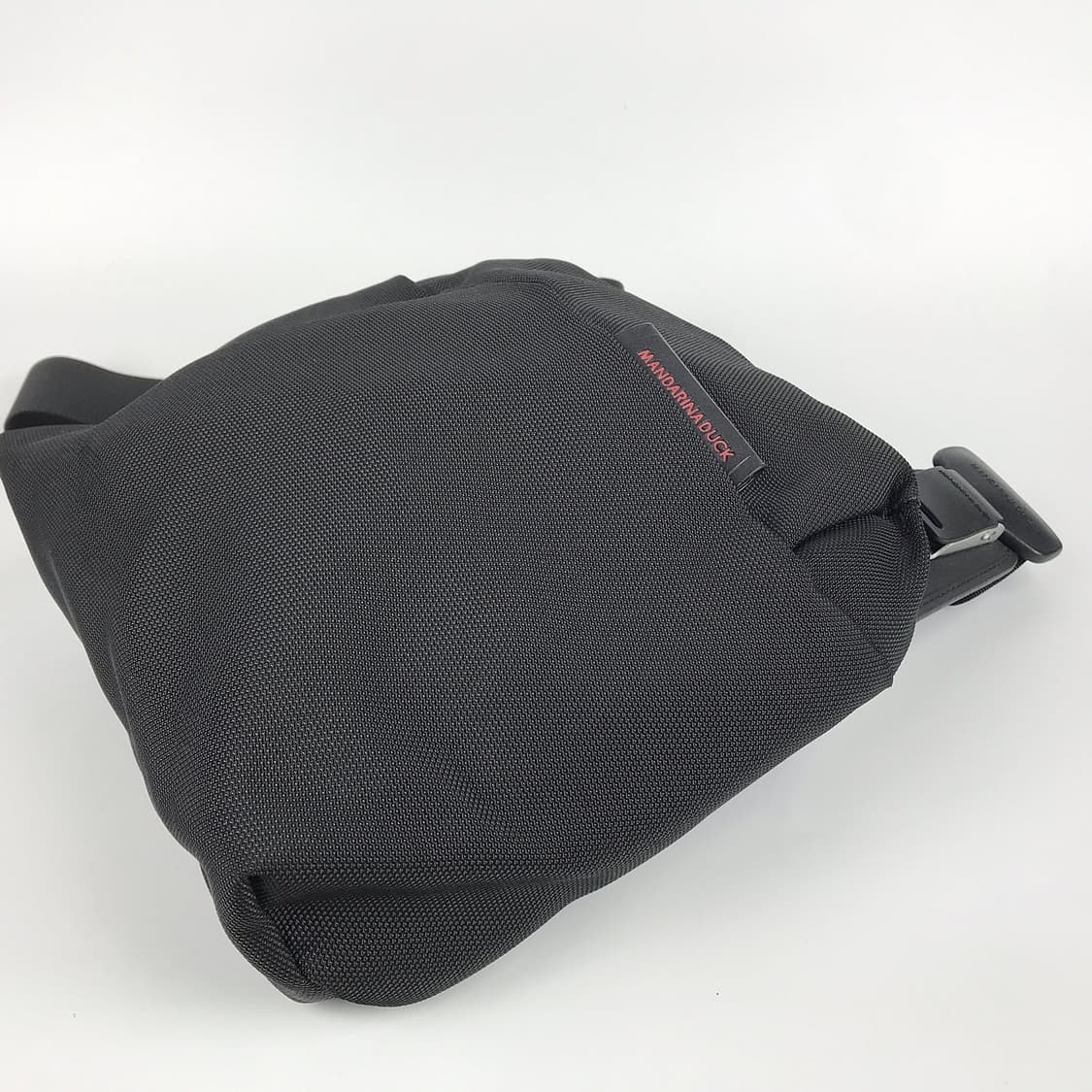 만다리나덕 남성 크로스백 가방 상품이미지4