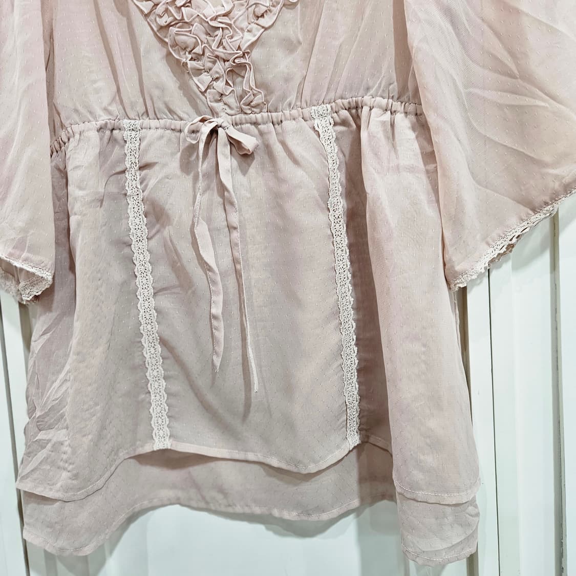 0327 연핑크 프릴 레이스 리본 블라우스 상품이미지4