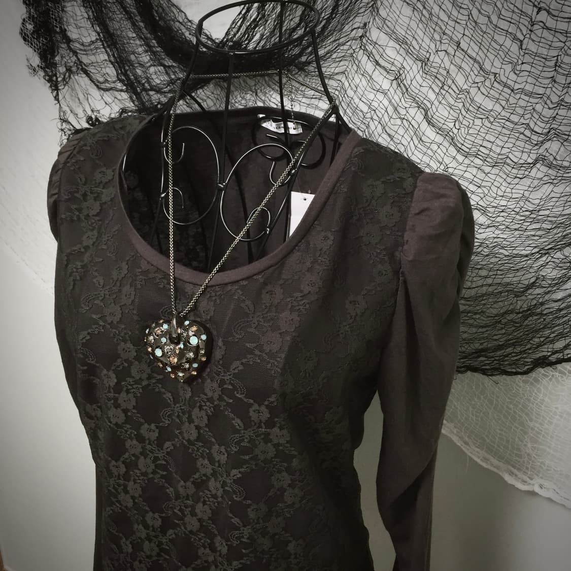 a.v.v brown lace detail shirring puff  T 상품이미지1