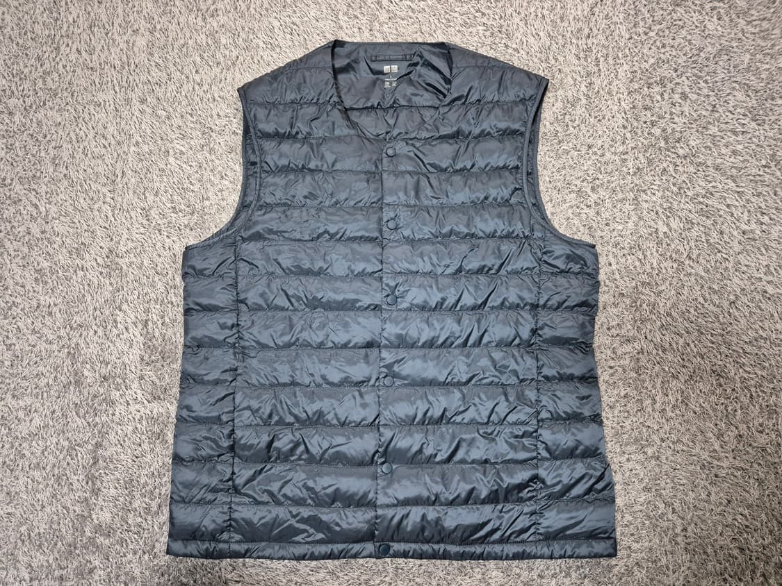 유니클로 남성 경량 다운 패딩 조끼 L 상품이미지1