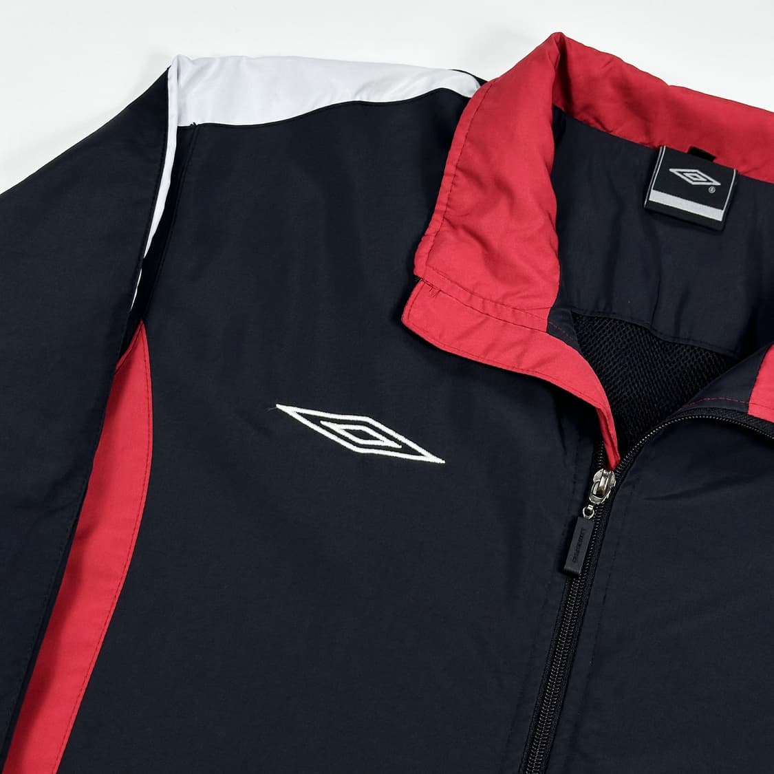 엄브로 블랙 배색 바람막이 자켓 (S) 상품이미지3