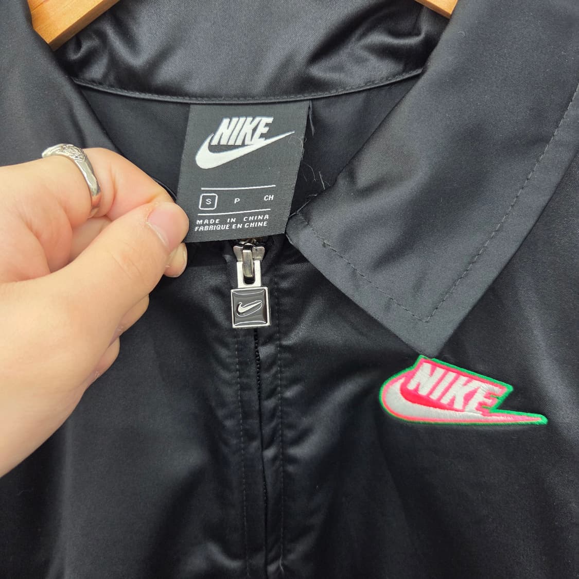 나이키 블랙 롱 바람막이 자켓 여성 XL 상품이미지3