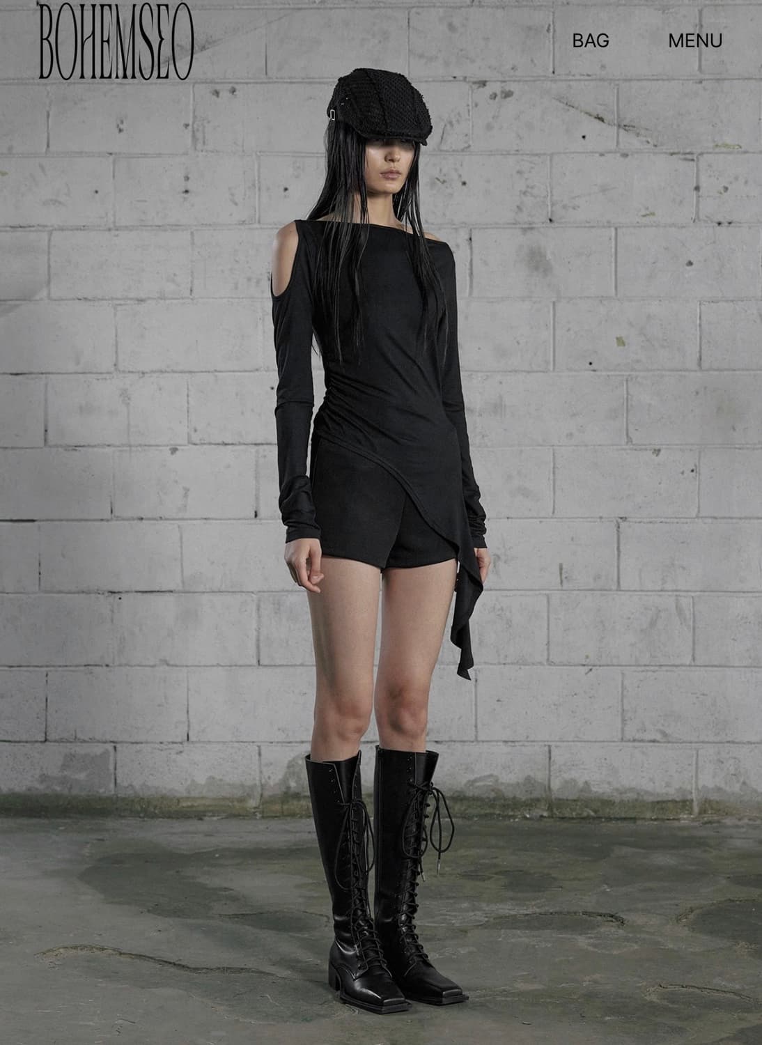 보헤미안서울 드레이프 숄더티 블랙 상품이미지4