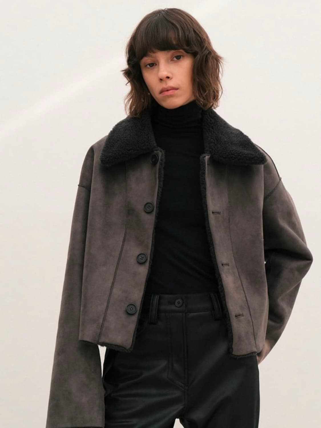 LE 리버시블 크롭 무스탕 자켓 차콜 상품이미지1