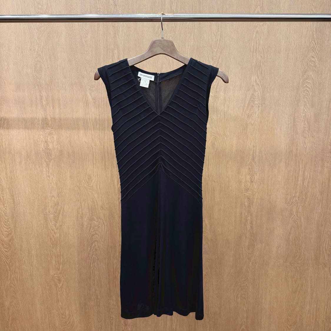 막스마라 스포트막스 슬리브리스 미디 원피스 플리츠 디테일 브랙 상품이미지2