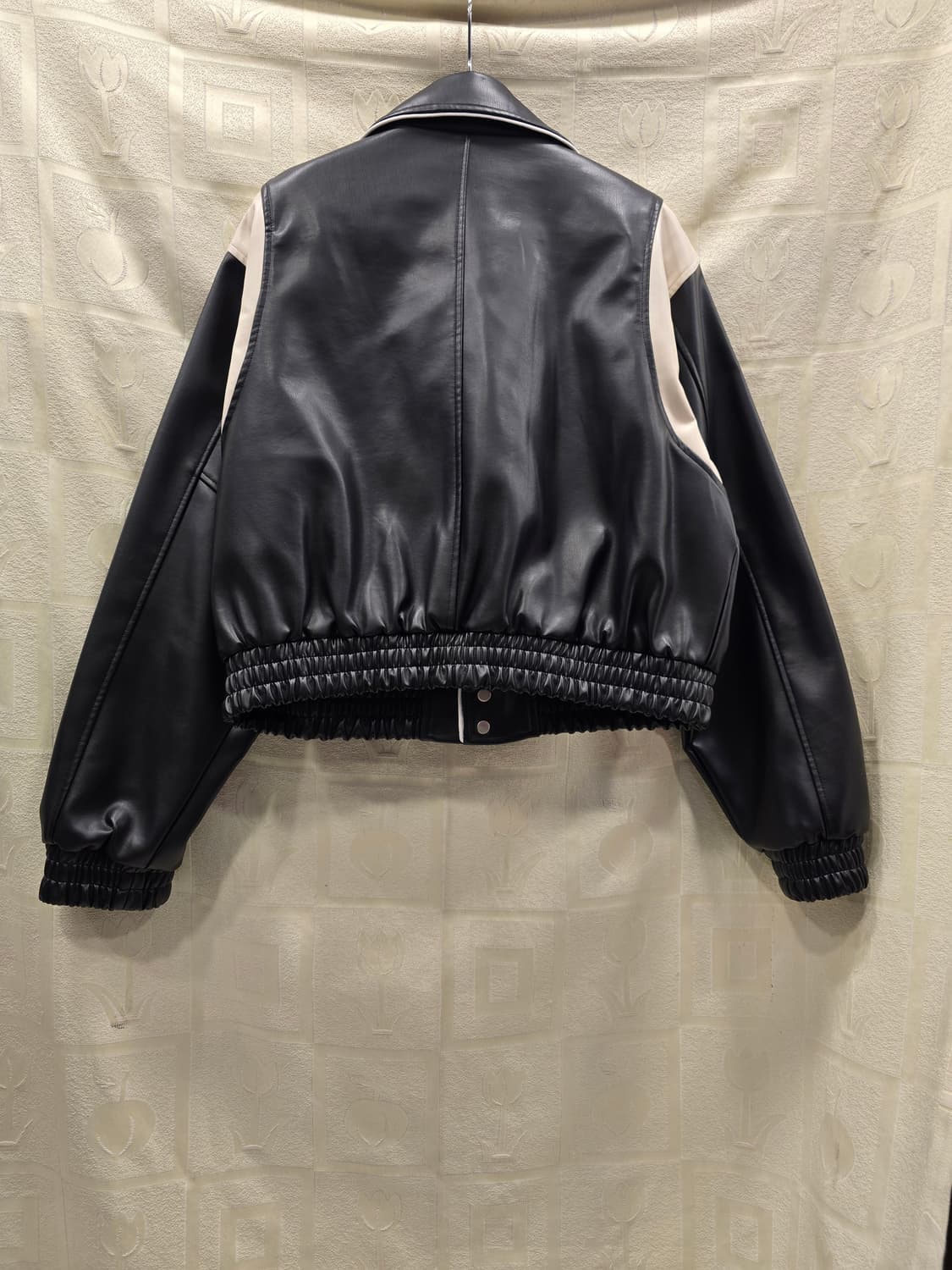 바비브라운 VIVA BROWN 배색 레더 바시티 크롭자켓 프리사이즈 상품이미지6