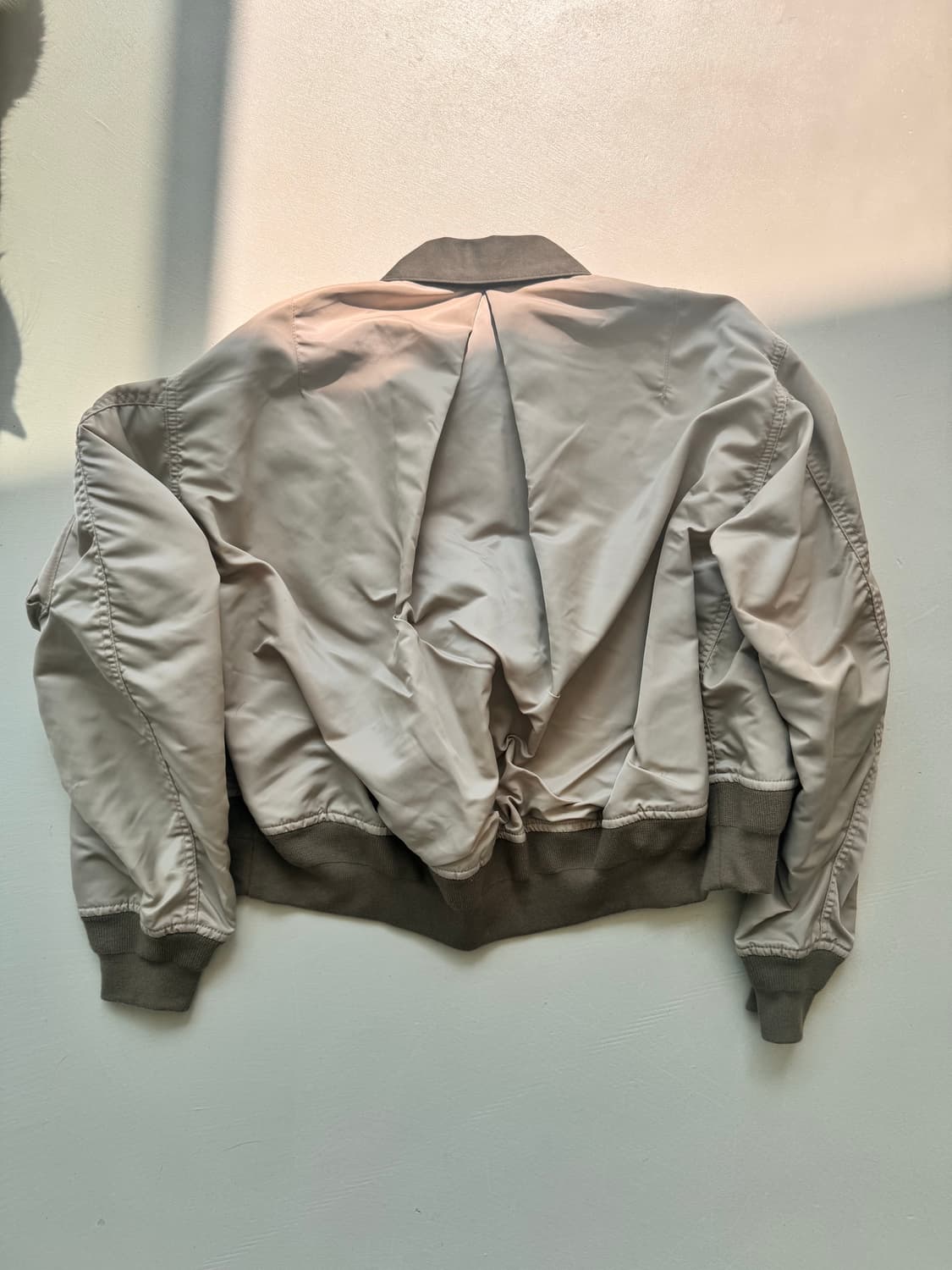 사카이 Sacai 카키베이지 믹스 봄버자켓 사이즈2 상품이미지5