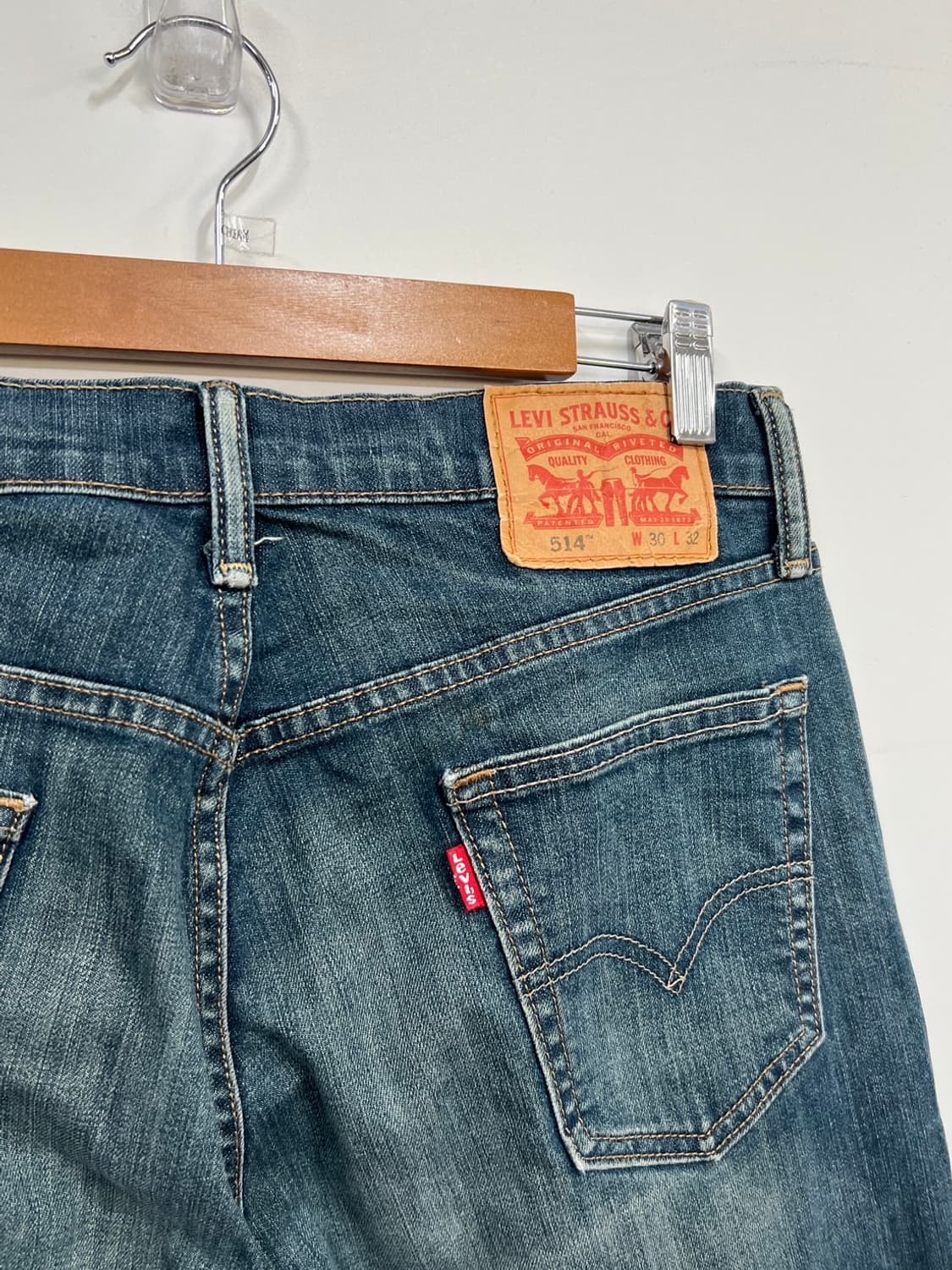 리바이스 514 슬림 스트레이트핏 워싱 데님 팬츠 상품이미지2