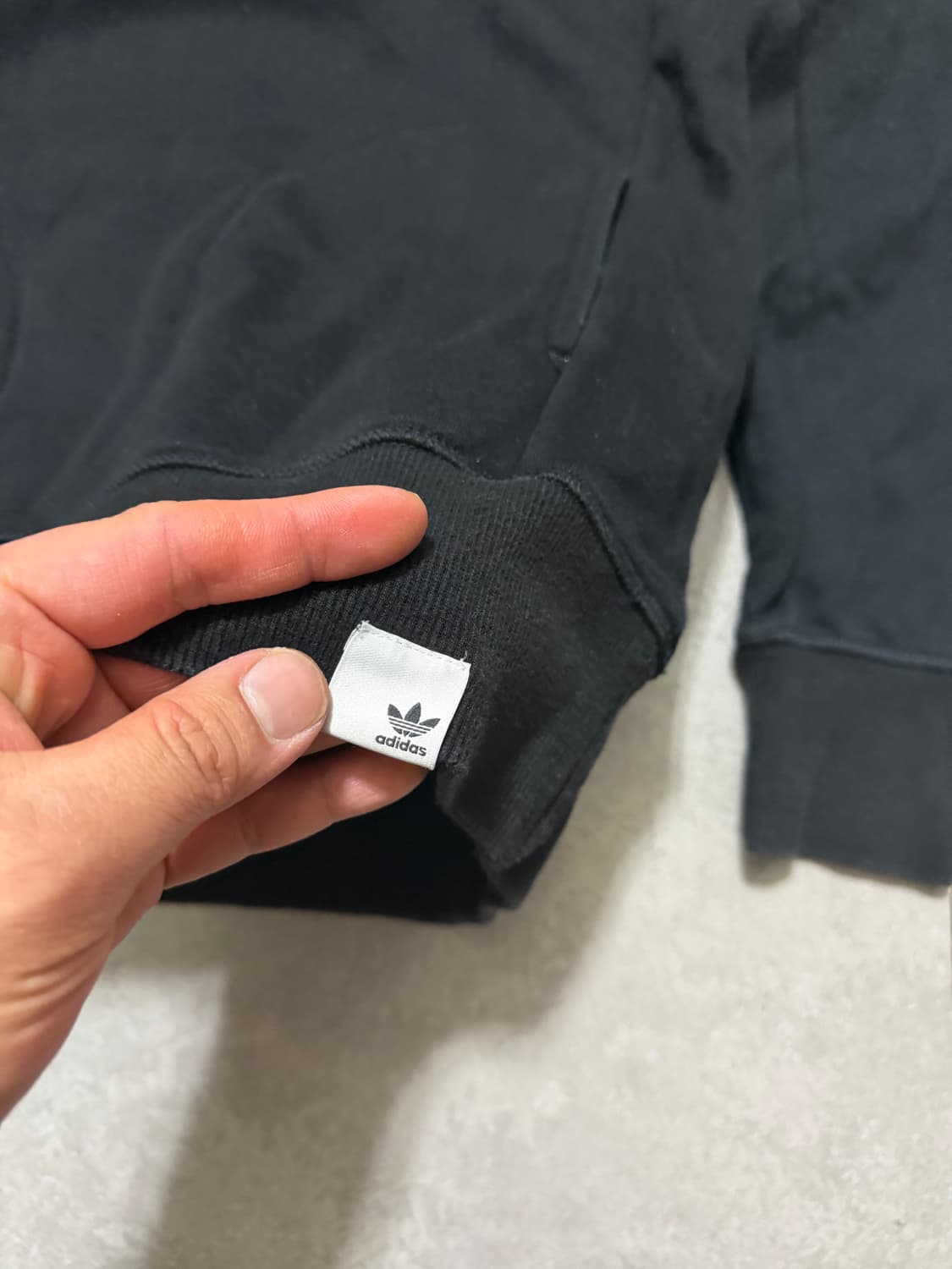  아디다스 블랙컬러 빈티지 롱슬리브 스웻셔츠 95size   상품이미지2