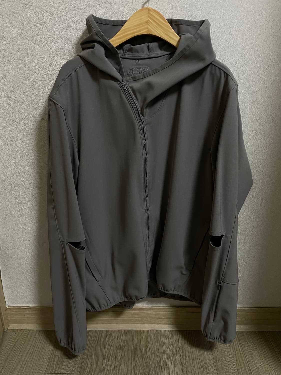 EE 컷아웃 후드집업 상품이미지4