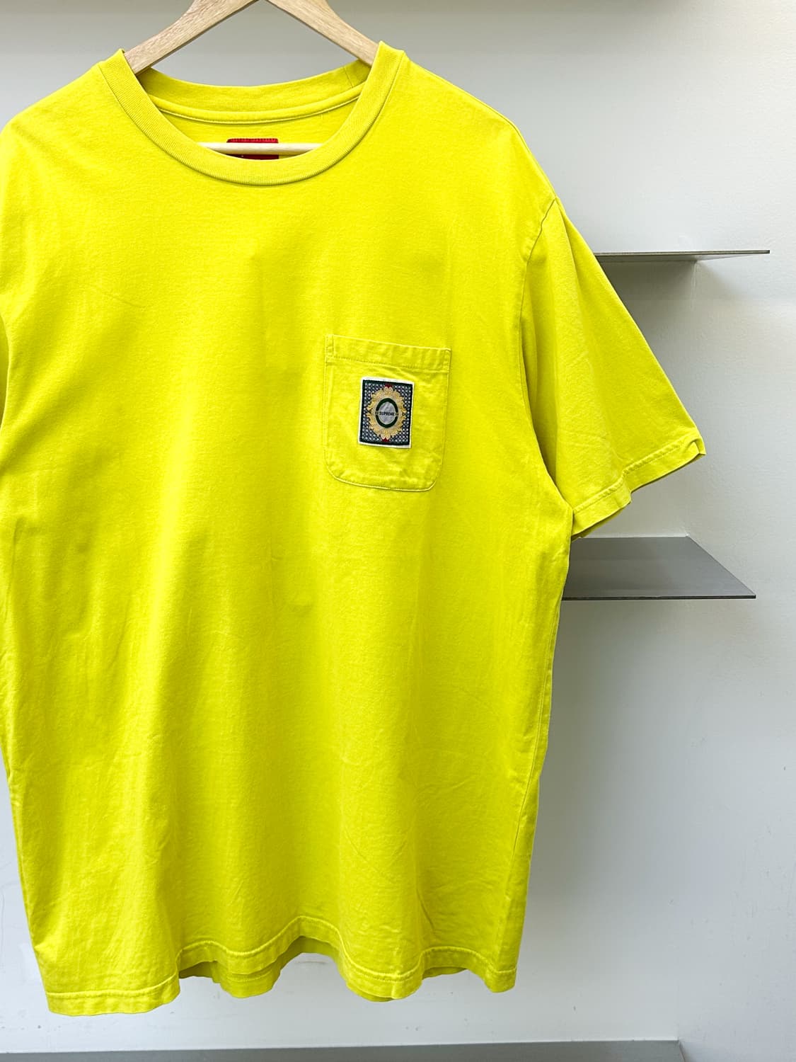 슈프림 19FW 크레스트 라벨 포켓 티셔츠 상품이미지2