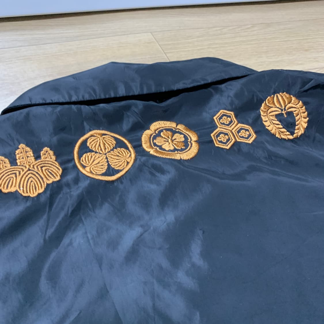 L)카라쿠리 타마시 벚꽃자수 코치자켓 상품이미지5