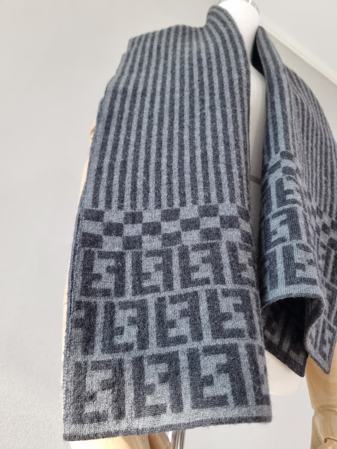 정품 펜디 머플러 상품이미지7