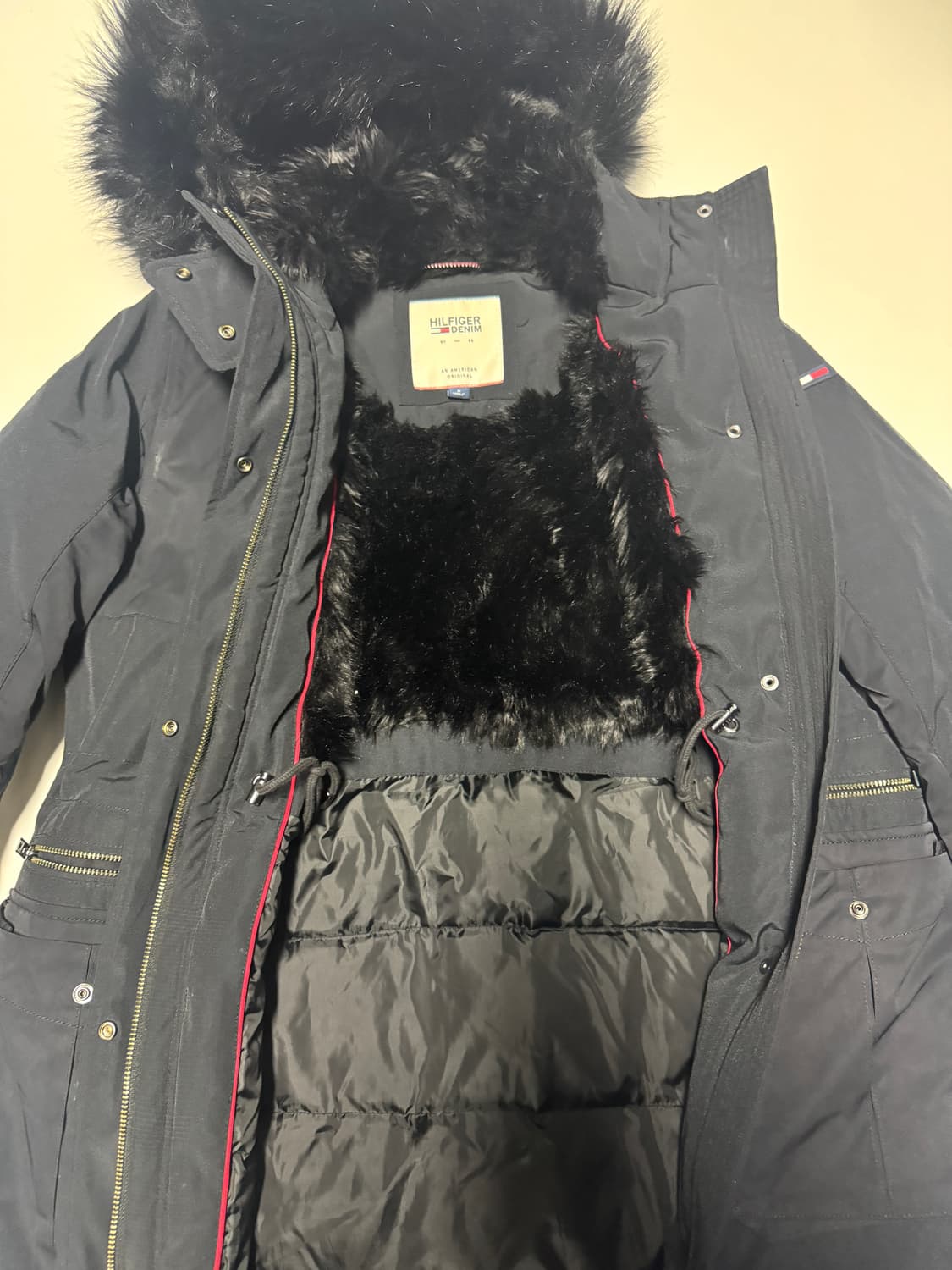 여성 타미힐피거 데님 페이크 퍼 안감 후드 롱패딩 네이비 상품이미지2