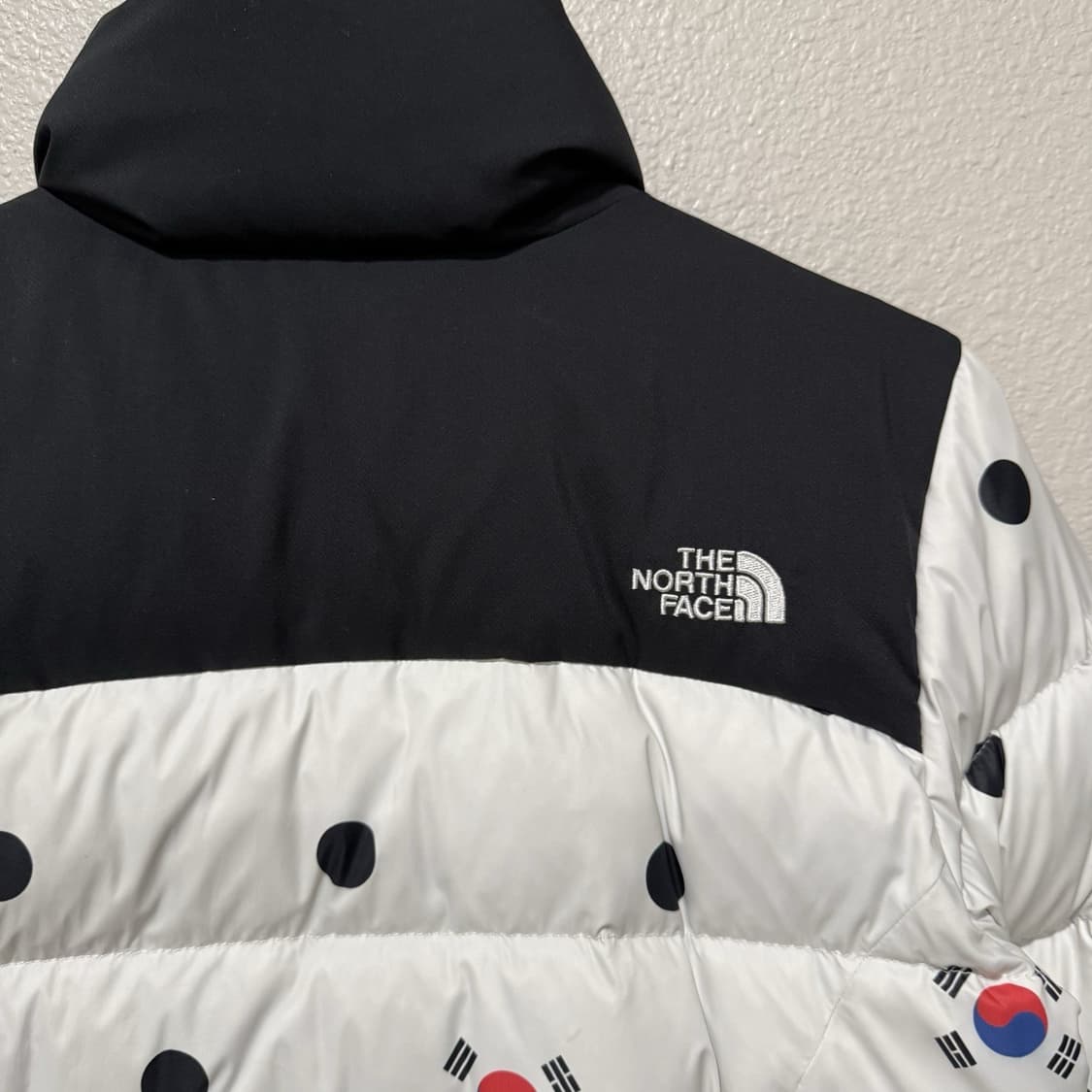 18FW 노스페이스 평창 스페셜 에디션 구스다운 패딩 화이트 상품이미지10