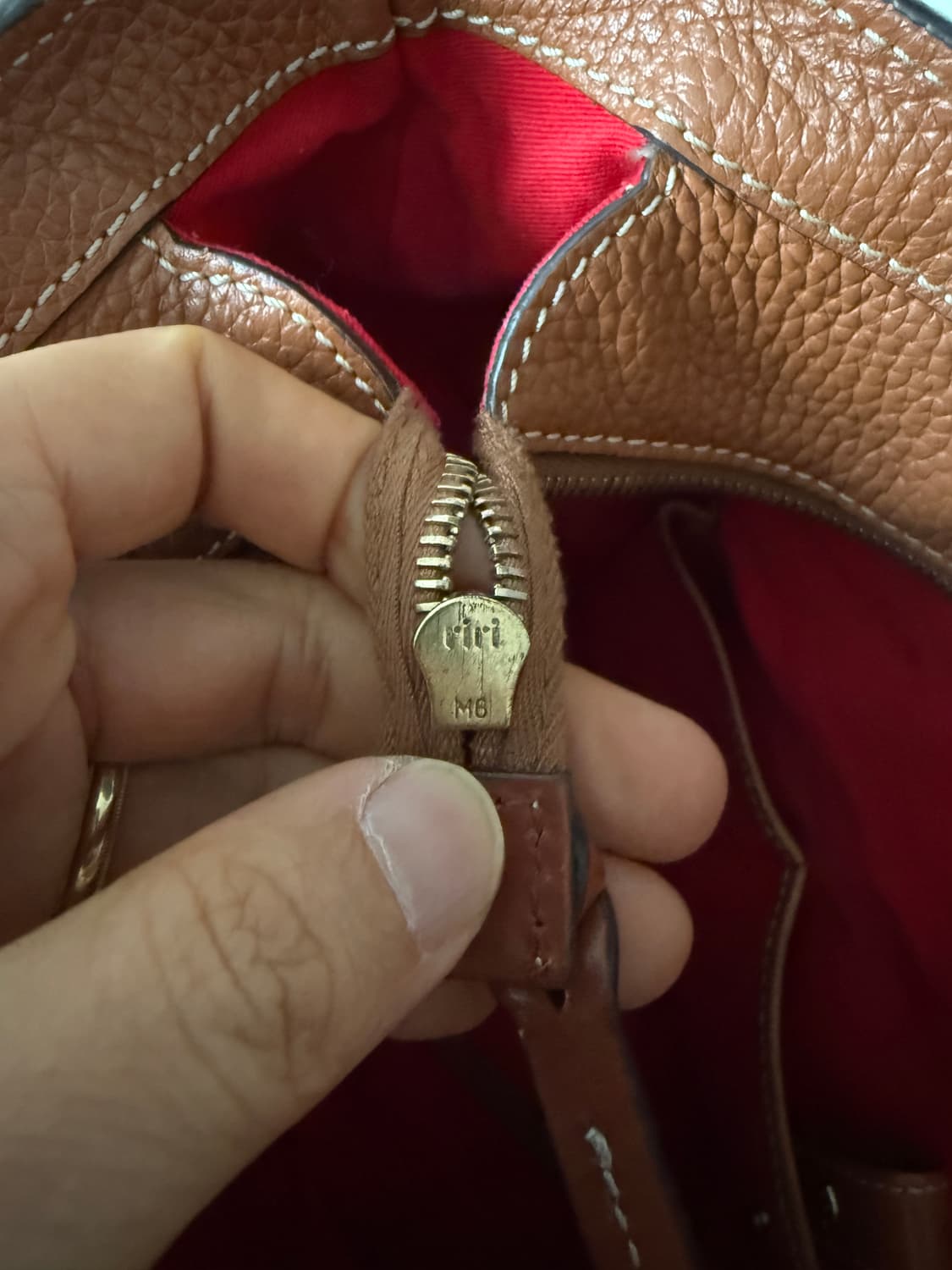 두니앤버크(DOONEY&BOURKE) 레더 숄더백(riri zip) 상품이미지8