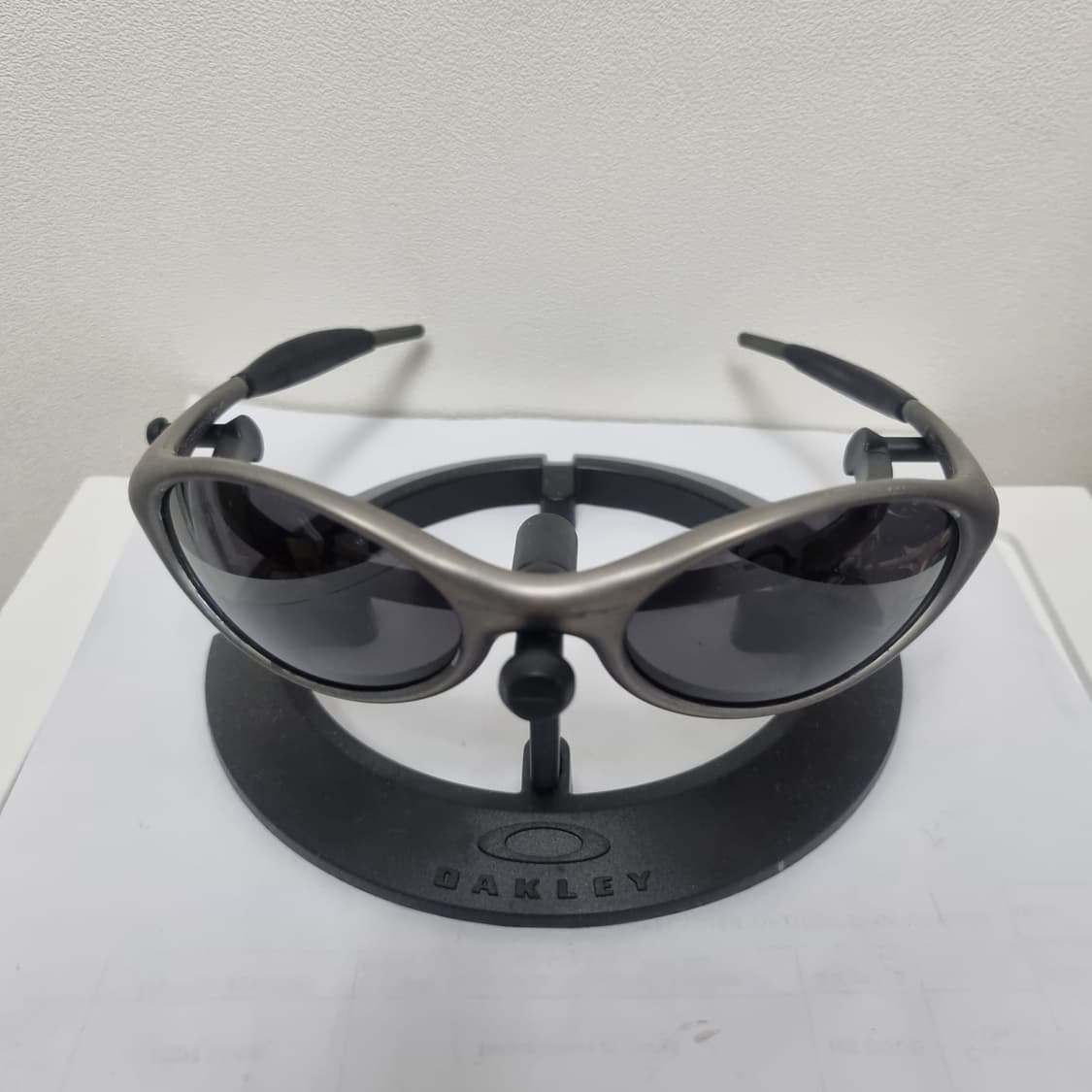 오클리 아이자켓 1.0 fmj 티타늄 그레이 상품이미지1