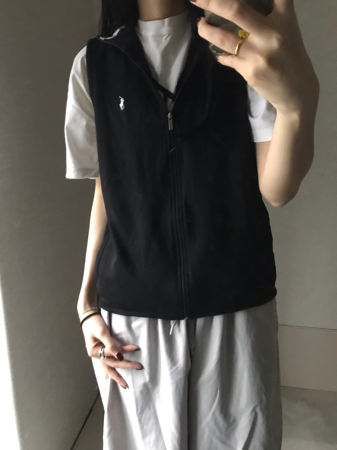 폴로 블랙 검흰 조끼 상품이미지5