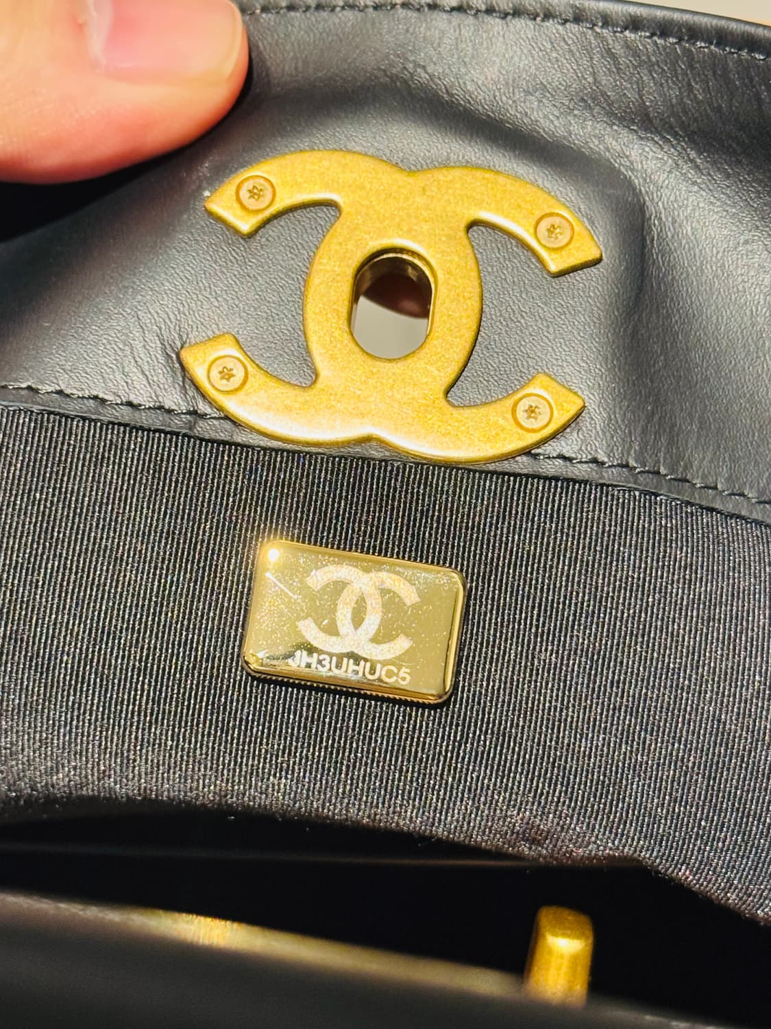 샤넬 공방 25A 스웨이드 스몰 숄더백 상품이미지5