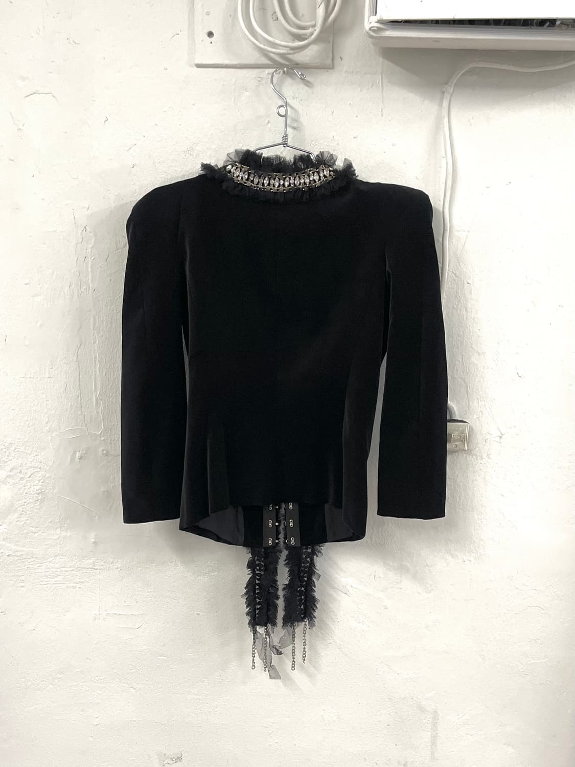 발망 2009FW 데카르넹 런웨이 파워숄더 쥬얼리 벨루어 자켓 상품이미지9