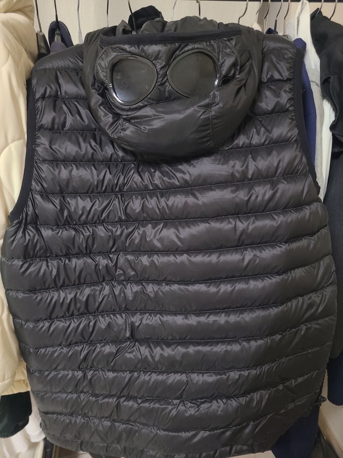 CP  DD 쉘 조끼 패딩 48사이즈 상품이미지2