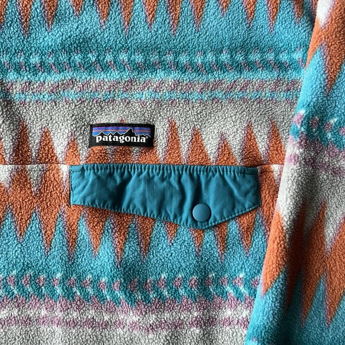 17FW 파타고니아 신칠라 스냅-T 아즈텍 패턴 상품이미지2