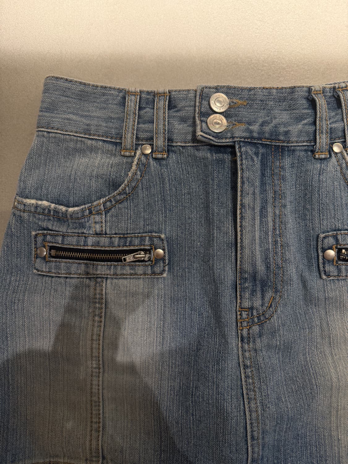 마뗑킴 투버튼 데님치마 상품이미지1