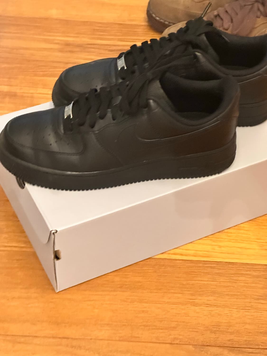 에어포스1 올블랙 270 1회착 상품이미지2