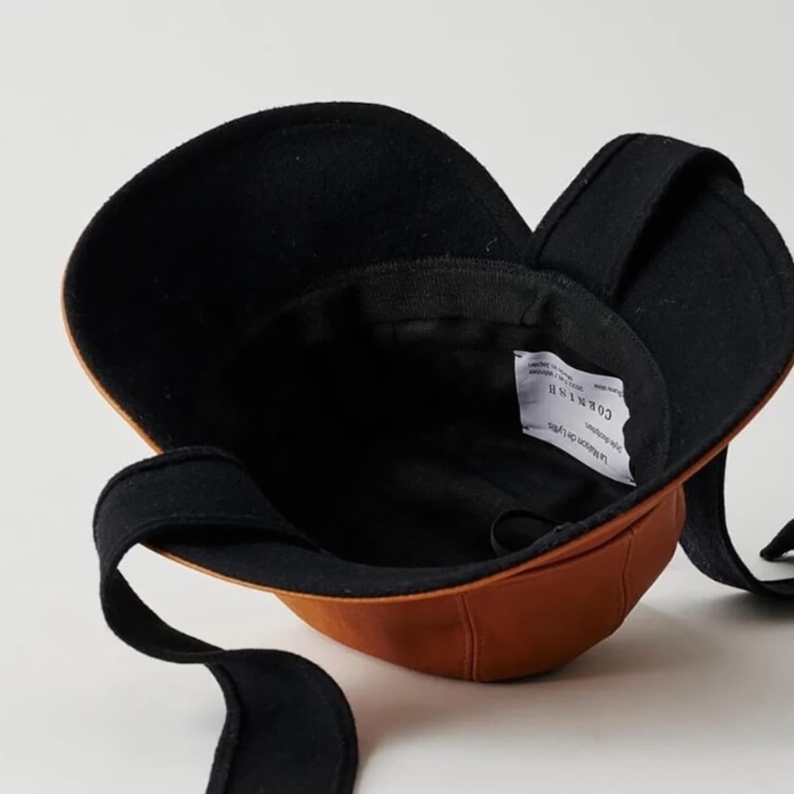 LA MAISON DE LYLLIS leather hat  상품이미지4