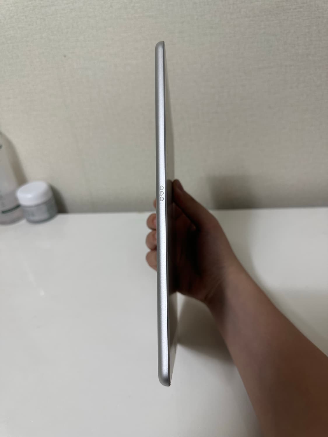 아이패드 8세대 32GB Wi-fi 실버 / 키보드 케이스 및 짭펜슬 상품이미지3