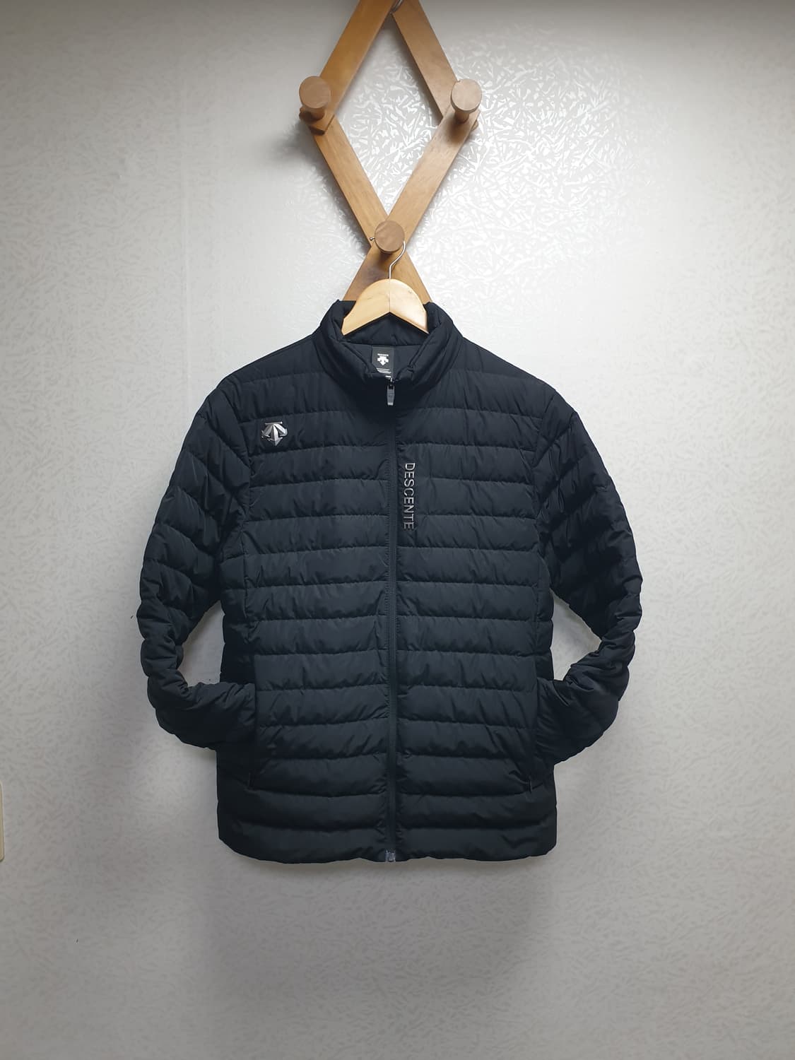 [남100] 데상트 스키 구스 경량패딩 블랙 상품이미지1