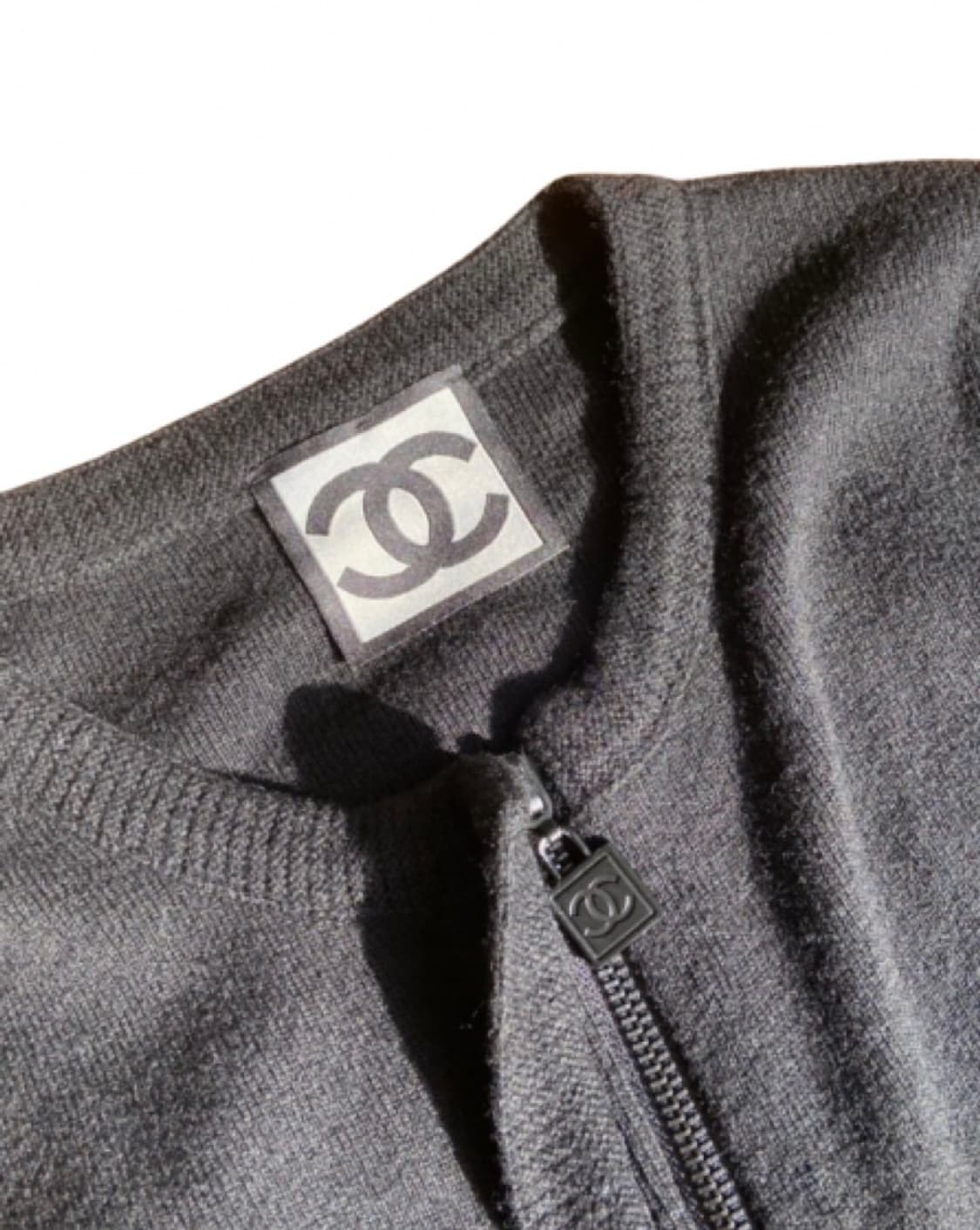 [감정서 발급] 샤넬 로고 울집업 가디건 상품이미지9