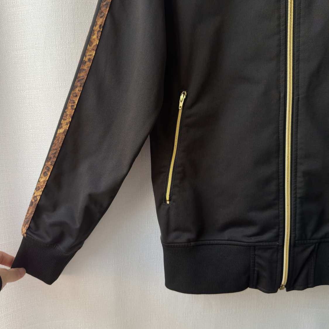 아디다스 일본한정 골드 트레포일 레오파드 트랙탑 블랙 XS 상품이미지3