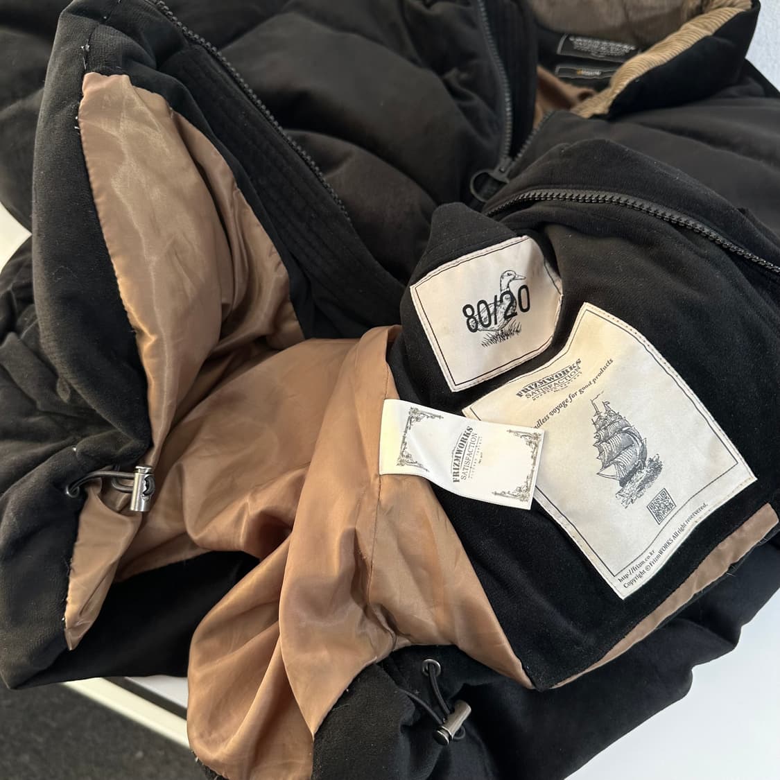 M 프리즘웍스 블랙 벨벳 구스다운 패딩 상품이미지3