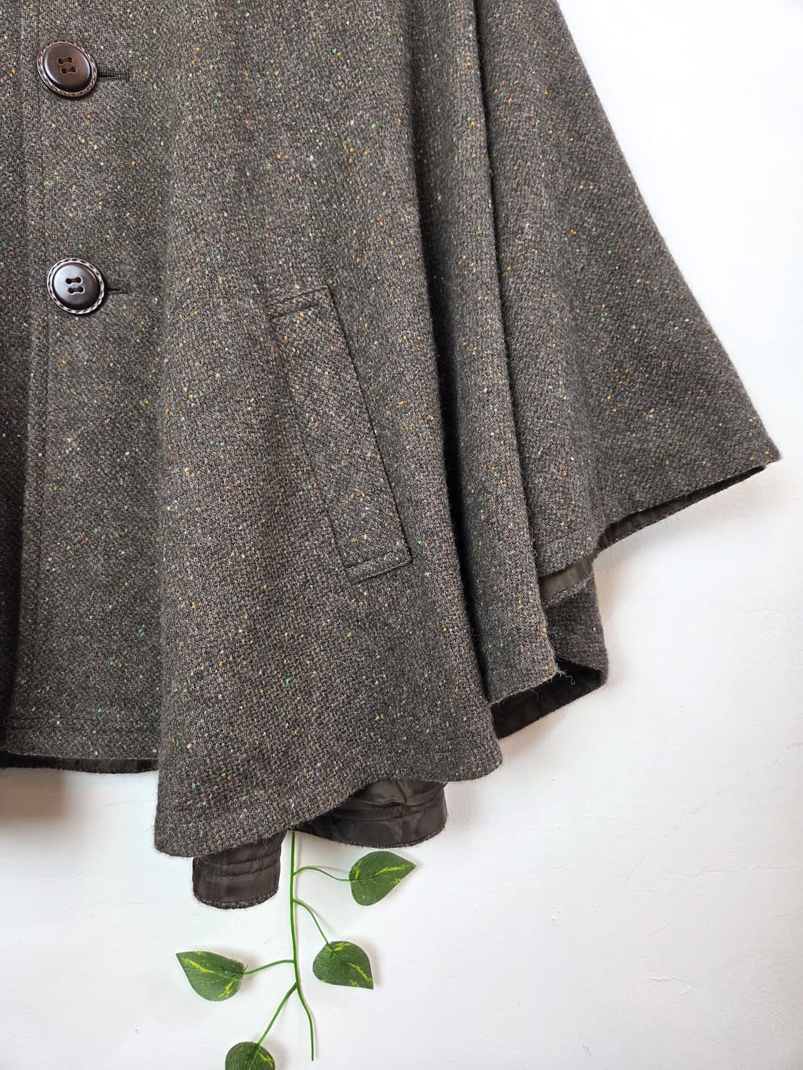 색실 콕콕 케이프 코트 상품이미지3