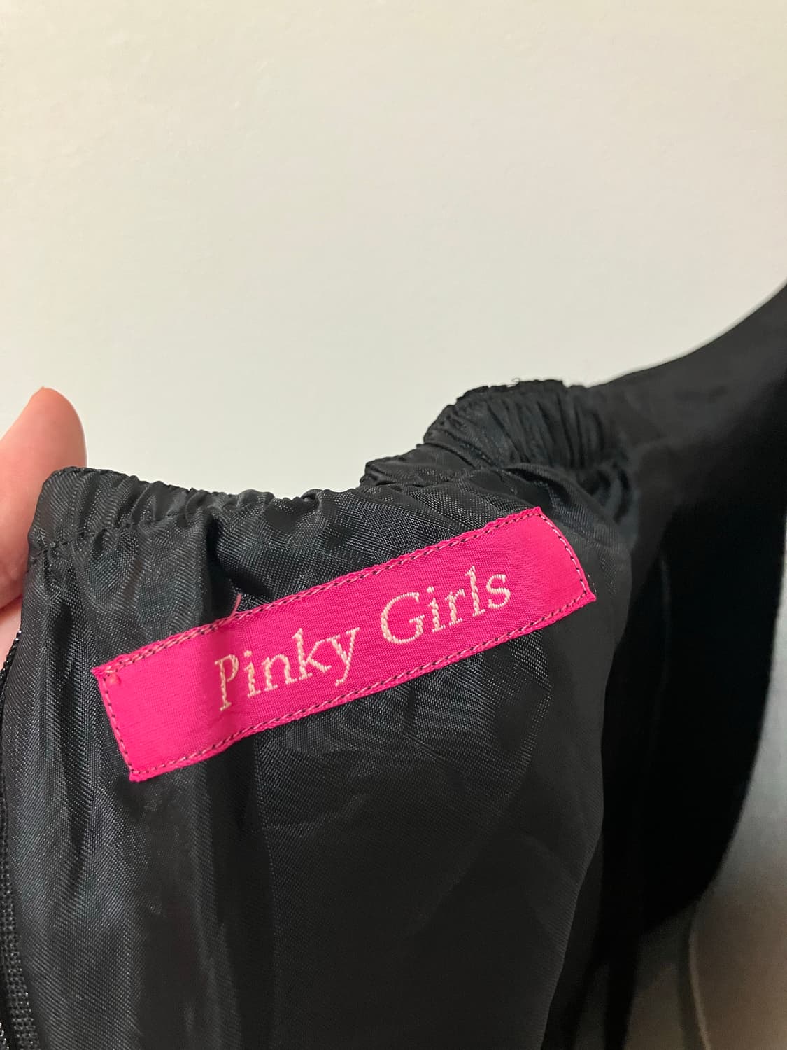 Pinky Girls 블랙 홀터넥 원피스 상품이미지5