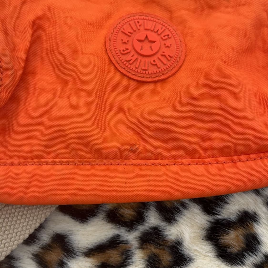 키플링 빈티지 스트릿 키치 Y2K 오렌지 미니 크로스백 C09605 상품이미지5