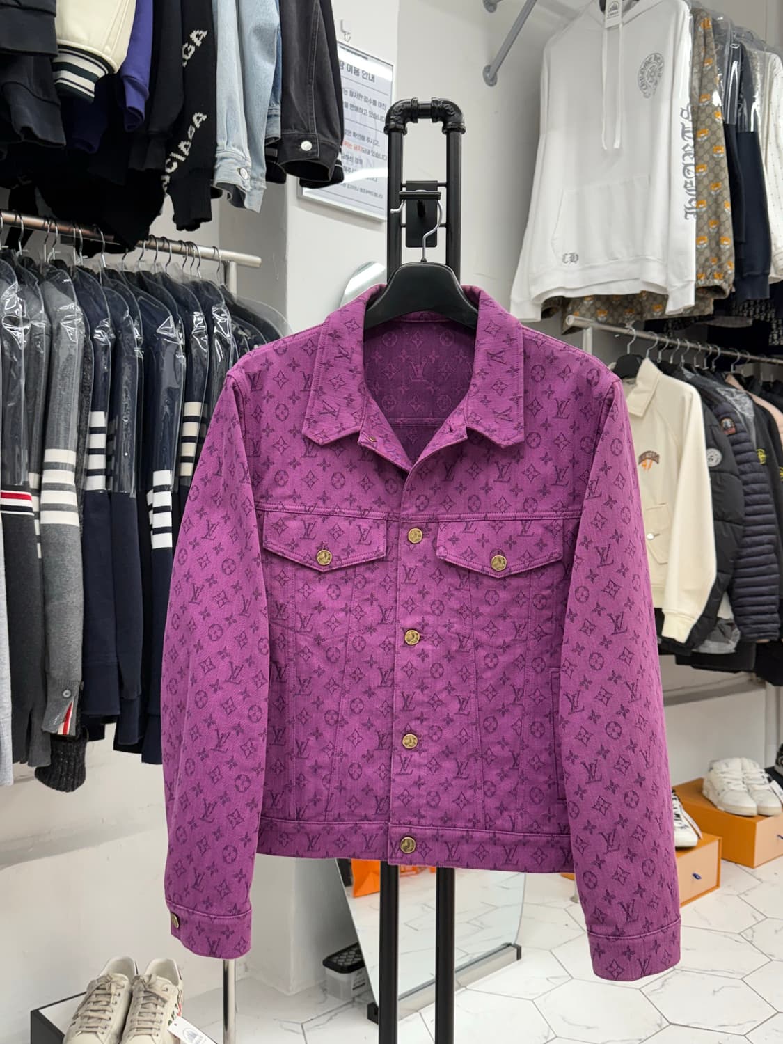 [56] 루이비통 모노그램 데님 트러커 자켓 상품이미지1