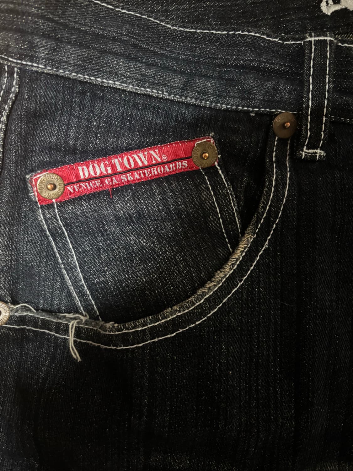 [DOG TOWN] 독타운 오리엔탈 잉어 자수 배기 데님 팬츠 상품이미지4