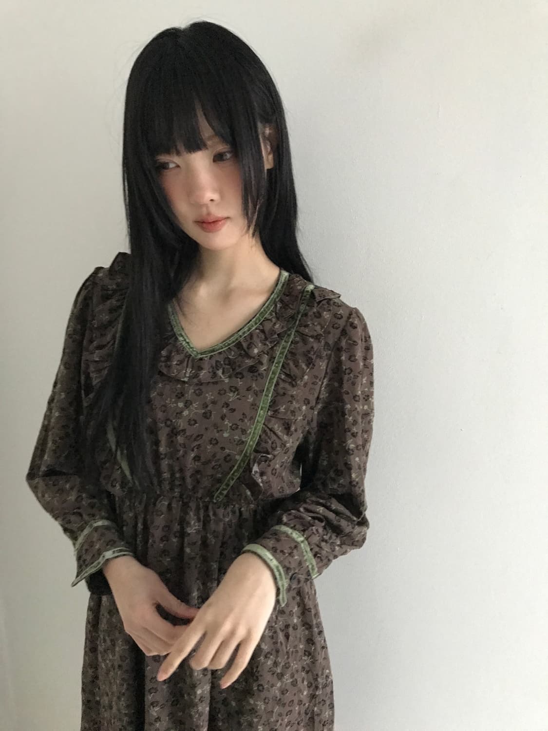 Baroque Ruffle V Neck Dress 상품이미지6