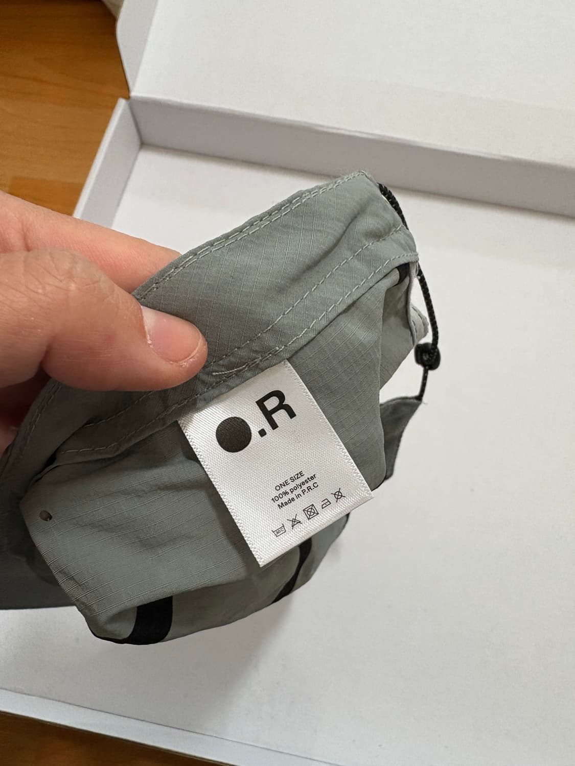 옵티미스틱러너스 심볼 로고캡 차콜 상품이미지5