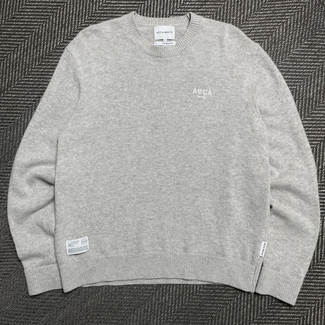 AECA 미니멀 스몰로고 크루넥 니트 스웨터y 5091 상품이미지2