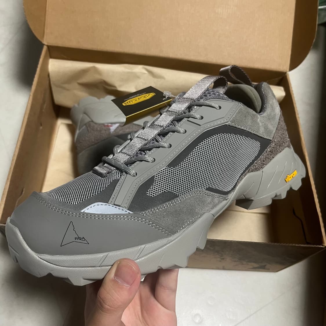 새상품(275) 로아 하이킹 락파 그레이 상품이미지2