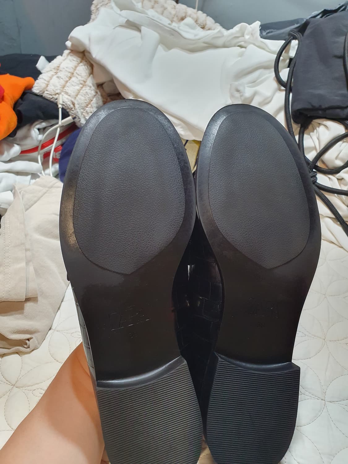 ZARA 여성용 블랙 크로커다일 로퍼 250 상품이미지4