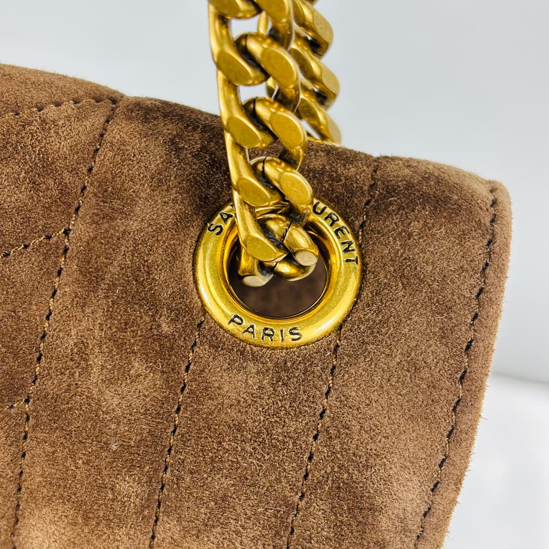 (새상품,정품)생로랑 엔벨로프 미디움 스웨이드 체인숄더백 상품이미지4