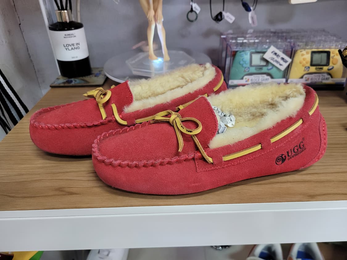 UGG 어그 모카신 여성 레드 상품이미지1