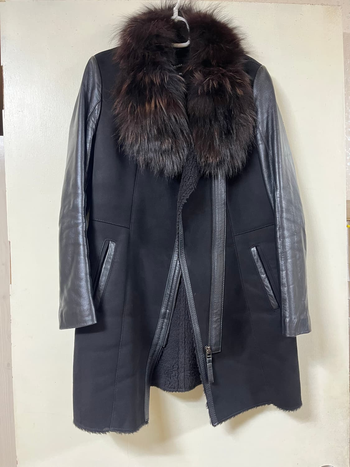 인조 무스탕 반코트 블랙 (기모O, 털 탈부착 X) 상품이미지1