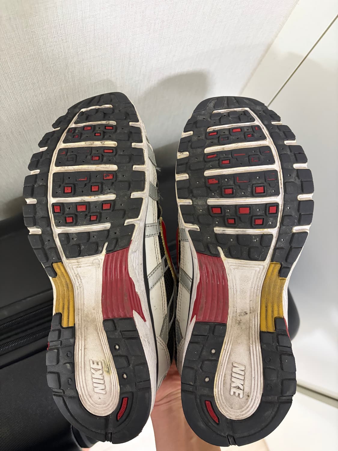 나이키 P6000 실버 레드 270사이즈 상품이미지4