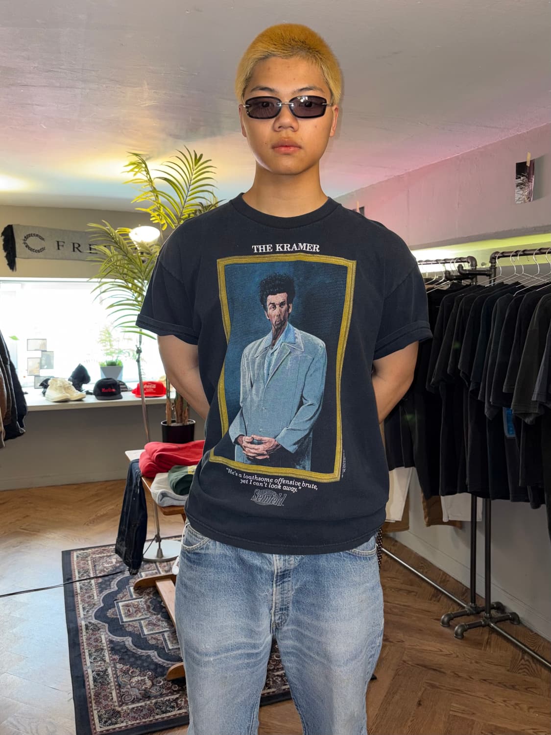 90‘s Seinfeld Cosmo Kramer print faded T 상품이미지1