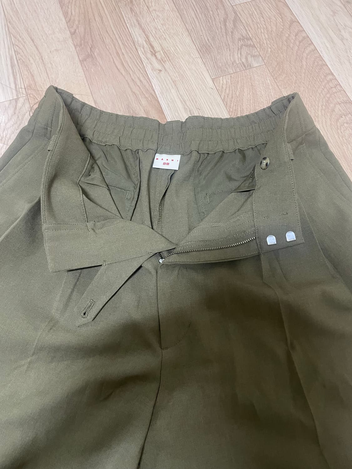 MARNI 마르니 유니클로 카키색 면바지 상품이미지5